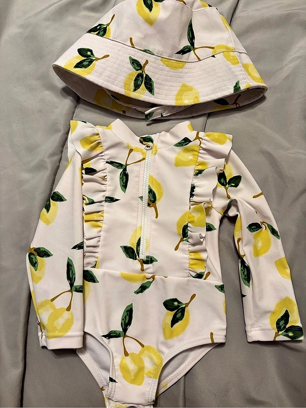 Jessica Simpson 12 month Lemon Print Long Sleeve Rashguard Swimsuit and Hat Set